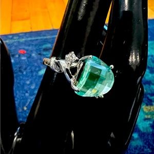 From Bermuda! Seagrass wave ring with small diamonds on either side- size 6-6.5